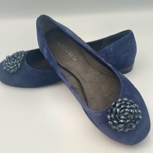AEROSOLES Navy Blue Suede Flats with Rosette Jeweled Embellishments  Size 8.5